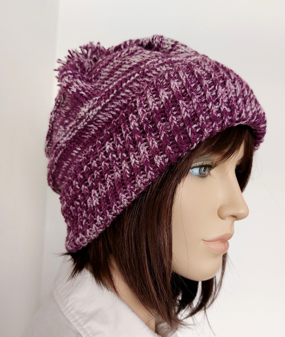 Čepice zimní, žíhaná - fialová,bílá