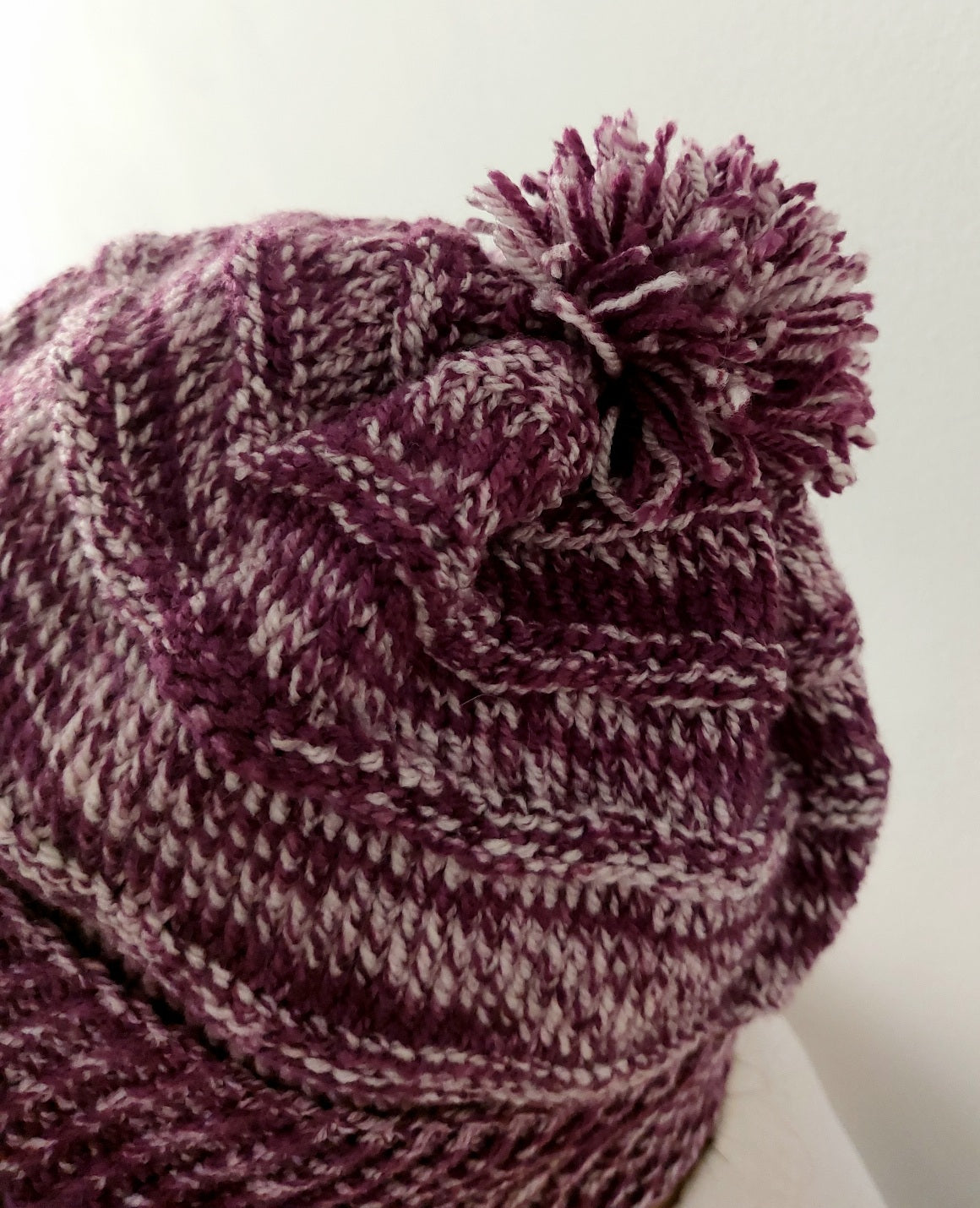 Čepice zimní, žíhaná - fialová,bílá