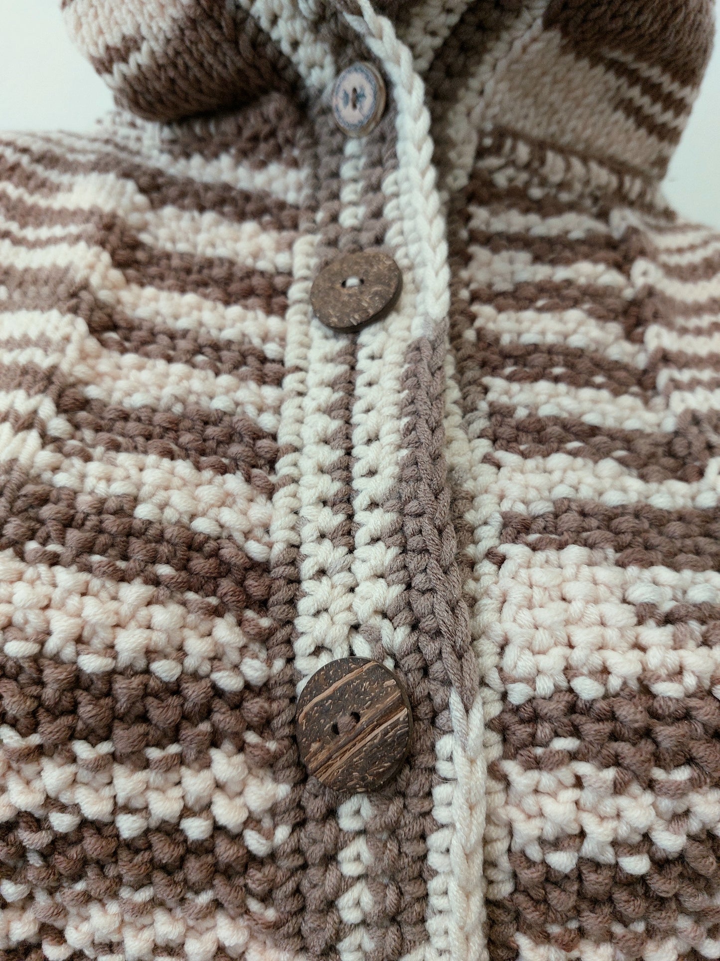 Kardigan T s kapucí - hnědá, krémová/teplý odstín